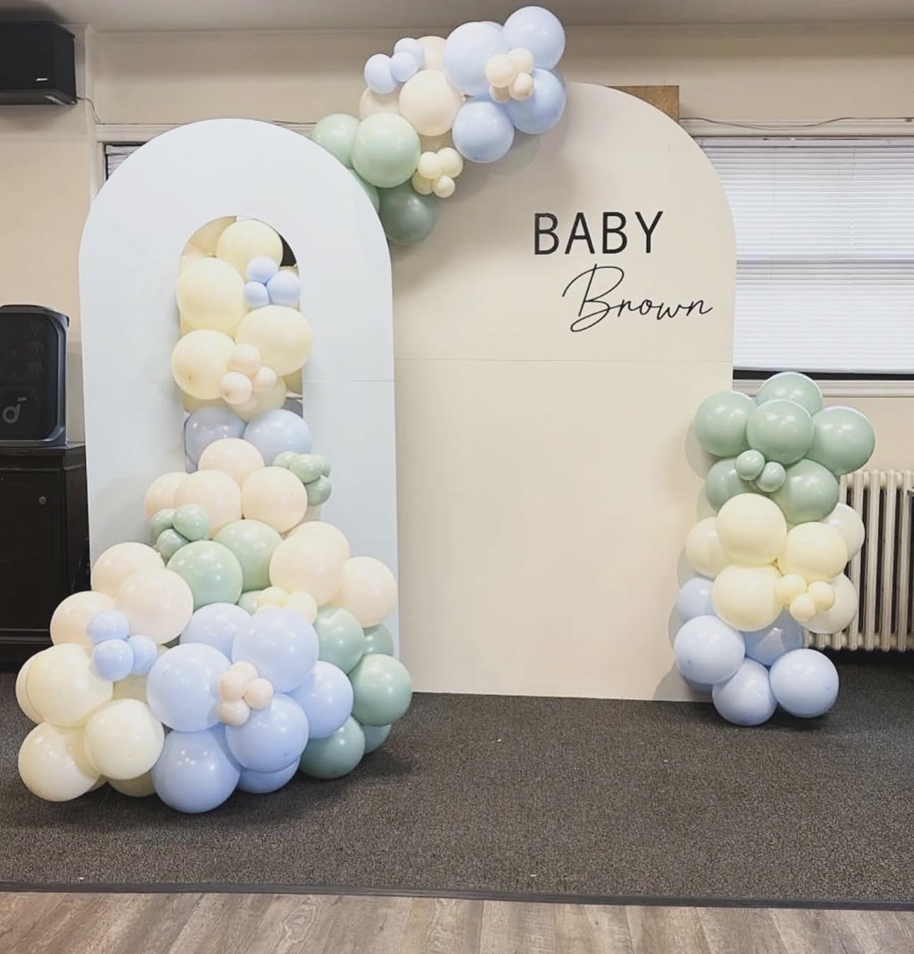 PartywithMY double arch backdrop with pastel balloon details